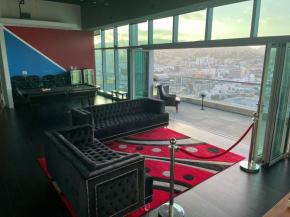 THE TOP Hollywood Penthouse